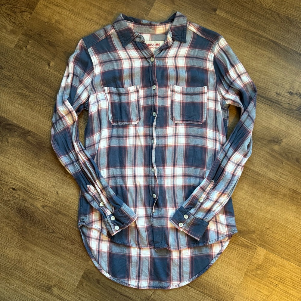 EUC - Mossimo Supply Co. Women’s Red White Blue Plaid Shirt